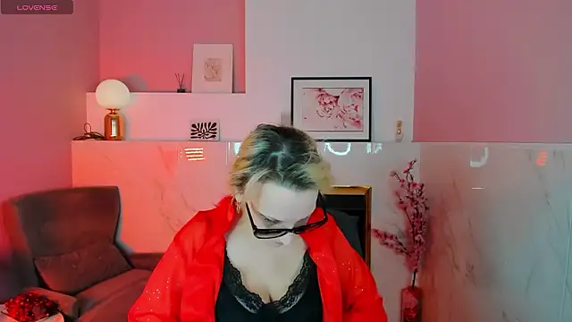 Queen Anna  online show from 02-27-26, 01:22