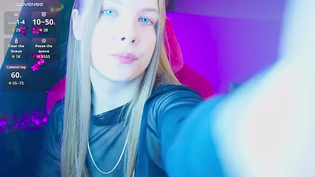 Snapshot of CuteMousee chatting on 06-17-26, 05:21 CuteMousee online show from 06-17-26, 05:21