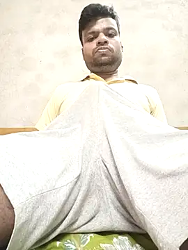 Snapshot of RohanBig chatting on 05-08-26, 06:35 RohanBig online show from 05-08-26, 06:35