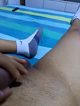 Snapshot of thelion2530 chatting on 10-18-25, 03:42 thelion2530 online show from 10-18-25, 03:42