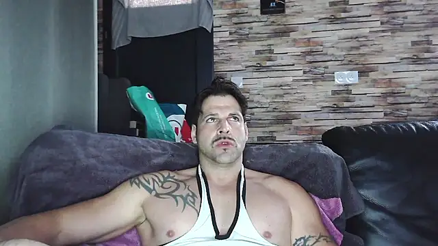 Snapshot of XxBigboybandxX chatting on 01-18-26, 04:22 XxBigboybandxX online show from 01-18-26, 04:22