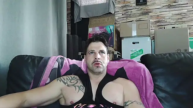 Snapshot of XxBigboybandxX chatting on 02-23-26, 02:03 XxBigboybandxX online show from 02-23-26, 02:03