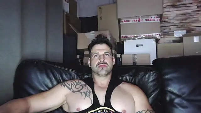 XxBigboybandxX online show from 04-18-26, 07:07