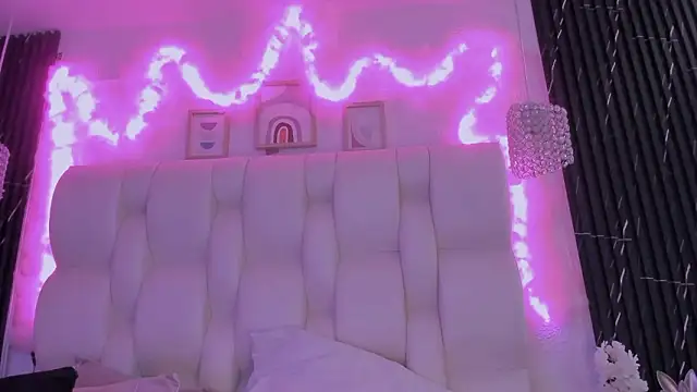 MelodiLovee  online show from 03-28-26, 06:07