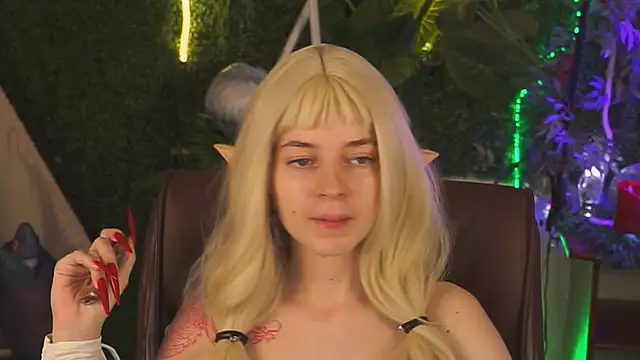 TinaDavil online show from 01-19-25, 05:18