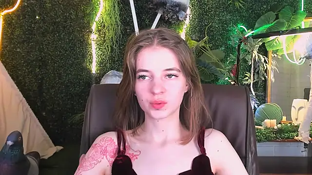 TinaDavil online show from 02-25-25, 05:47