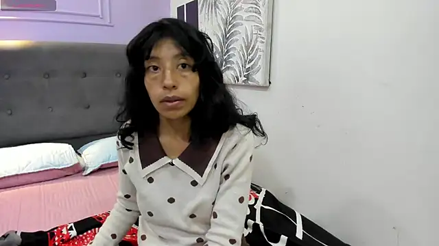 karolinee 66  online show from 11-28-25, 04:48