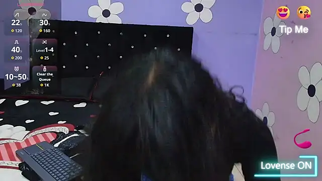 karolinee 66  online show from 03-07-26, 04:20