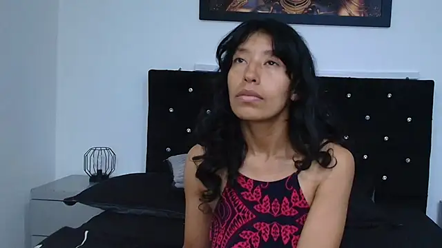 karolinee 66  online show from 04-01-26, 04:02