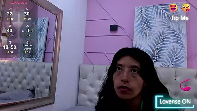 karolinee 66  online show from 05-20-26, 04:18