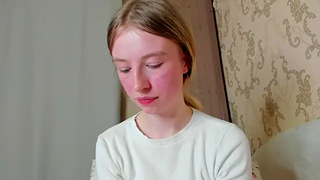 Snapshot of minidivaa_ chatting on 01-07-25, 09:25 minidivaa  online show from 01-07-25, 09:25