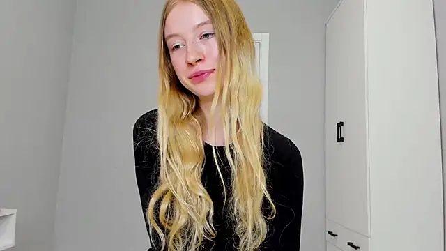 Snapshot of minidivaa_ chatting on 01-22-25, 10:26 minidivaa  online show from 01-22-25, 10:26