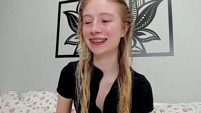 Snapshot of minidivaa_ chatting on 01-27-25, 10:49 minidivaa  online show from 01-27-25, 10:49