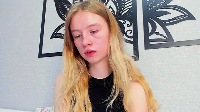 Snapshot of minidivaa_ chatting on 02-07-25, 01:22 minidivaa  online show from 02-07-25, 01:22