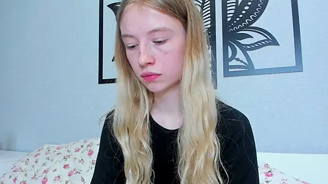 Snapshot of minidivaa_ chatting on 02-08-25, 05:29 minidivaa  online show from 02-08-25, 05:29