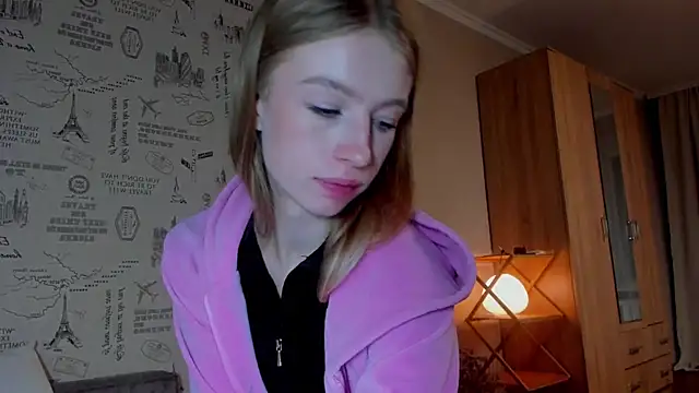 Snapshot of minidivaa_ chatting on 09-29-25, 06:13 minidivaa  online show from 09-29-25, 06:13