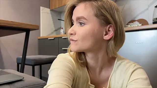 Adelovenick online show from 04-19-26, 09:19