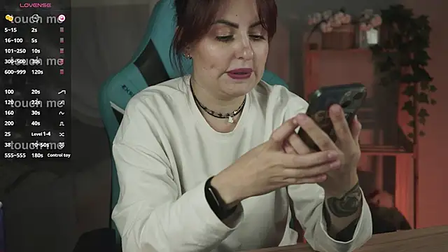 Lana  May online show from 09-10-25, 08:14