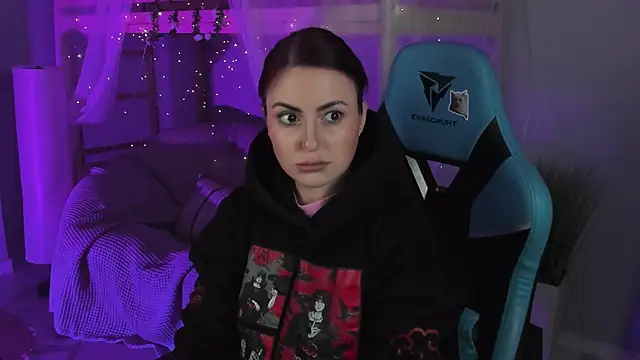 Lana  May online show from 11-08-25, 05:29