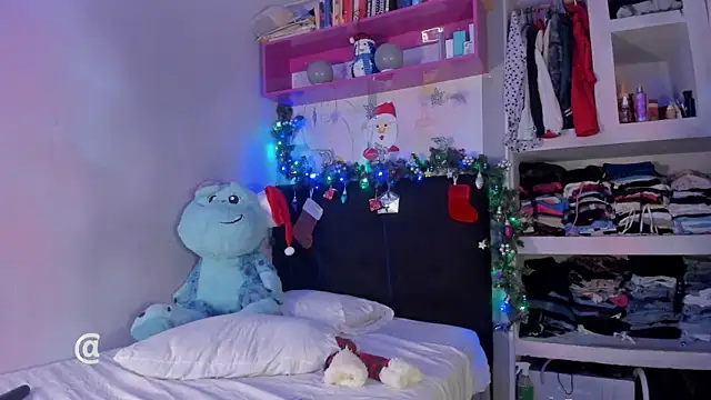 meganthompsonn22 online show from 12-07-24, 05:48