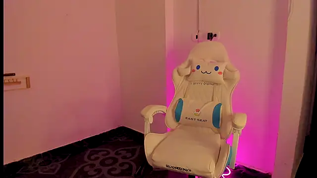 meganthompsonn22 online show from 09-17-25, 03:41