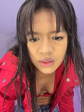 meganthompsonn22 online show from 10-15-25, 05:13