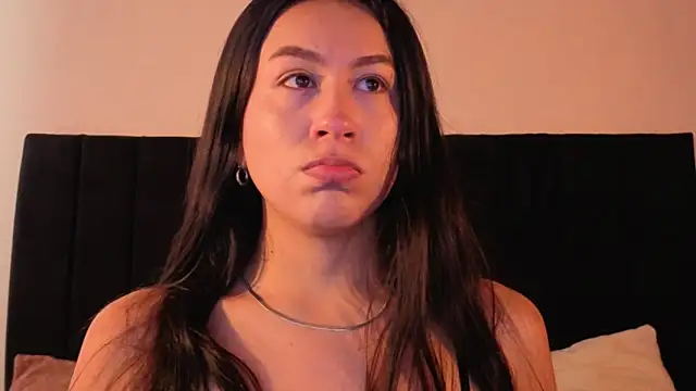 EmiGomez  online show from 11-10-25, 12:48