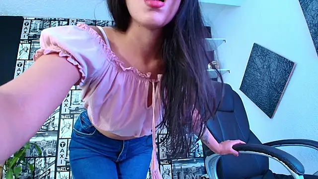 EmiGomez  online show from 12-03-25, 02:04