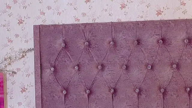 AvrillThomas online show from 12-17-25, 06:47