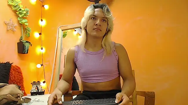 Snapshot of aslyhernandez_7 chatting on 01-15-25, 11:21 aslyhernandez 7 online show from 01-15-25, 11:21