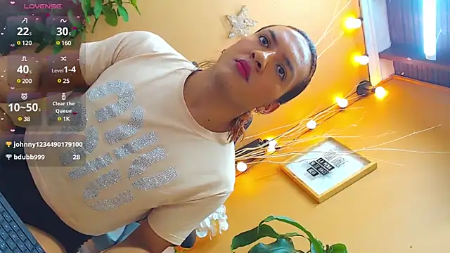 Snapshot of aslyhernandez_7 chatting on 03-07-25, 12:48 aslyhernandez 7 online show from 03-07-25, 12:48