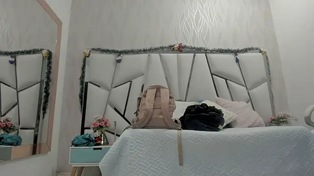 Victoriaa millers online show from 11-22-25, 07:13