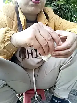 Snapshot of Fuckmehard2xx chatting on 01-05-25, 03:43 Fuckmehard2xx online show from 01-05-25, 03:43