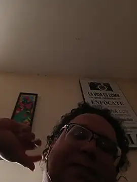 beautiful hands  online show from 12-05-25, 03:41