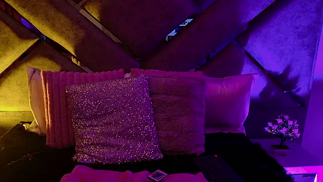 Elith noa online show from 02-13-26, 07:37