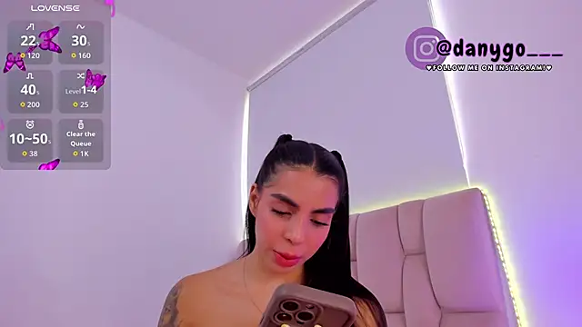 ZarianaEvanz online show from 09-11-25, 08:53