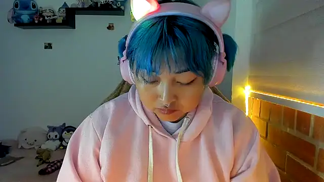 Shaddycute  online show from 12-19-25, 10:11