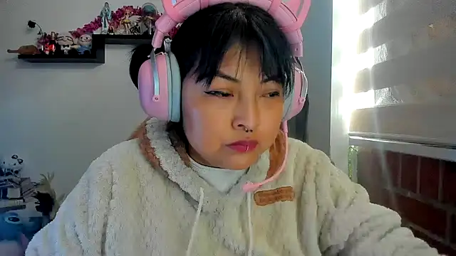 Shaddycute  online show from 04-05-26, 04:15