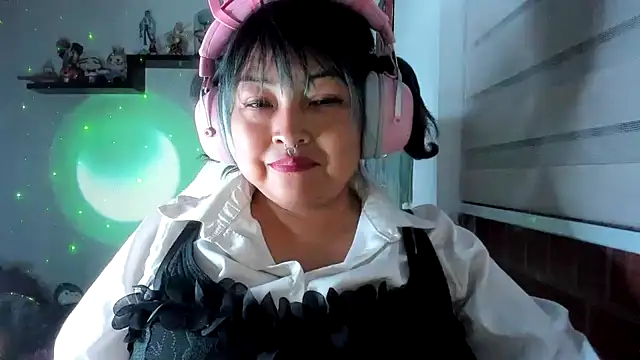 Shaddycute  online show from 06-21-26, 01:30
