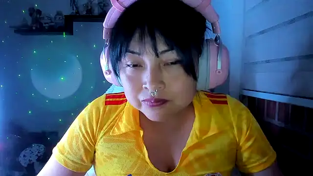 Shaddycute  online show from 06-24-26, 04:11