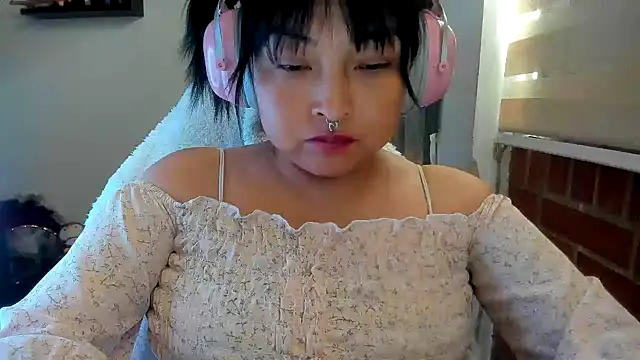 Shaddycute  online show from 06-24-26, 04:17
