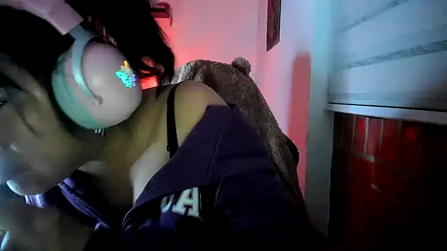 Shaddycute  online show from 07-10-26, 03:00