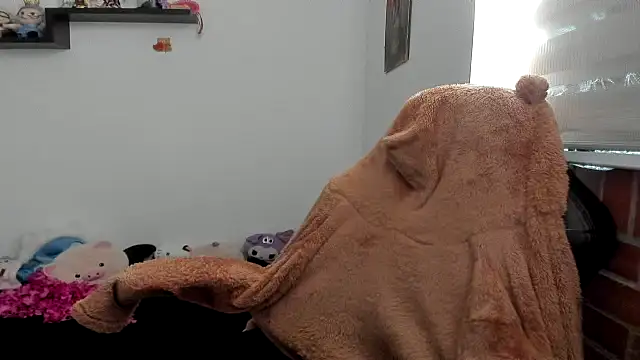 Shaddycute  online show from 07-10-26, 05:37