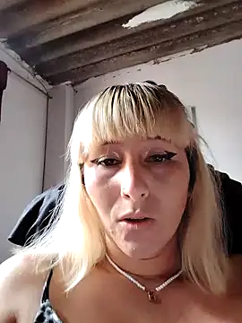 Snapshot of florecita9 chatting on 02-22-25, 07:14 florecita9 online show from 02-22-25, 07:14
