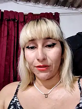 Snapshot of florecita9 chatting on 02-23-25, 01:35 florecita9 online show from 02-23-25, 01:35