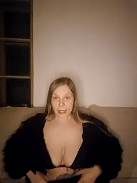 katiestevens online show from 11-23-25, 10:09