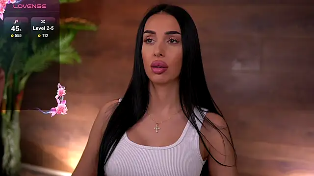 Snapshot of KairaAndrews chatting on 11-19-25, 07:36 KairaAndrews online show from 11-19-25, 07:36