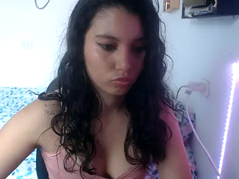 HannaKlein online show from 10-06-25, 01:08