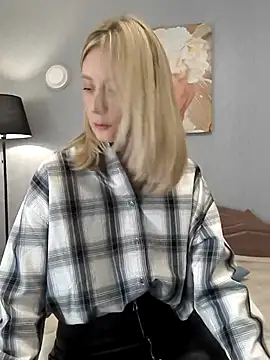 AvelinaLeoni online show from 04-06-26, 06:58