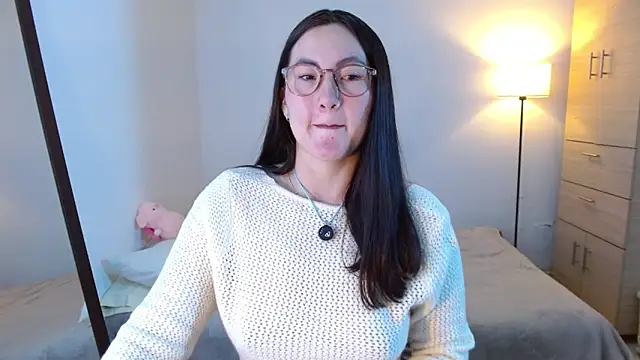 Elle Lee  online show from 03-29-26, 05:29